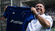 Com Ronaldo em campo, Cruzeiro anuncia a Betfair como nova patrocinadora master