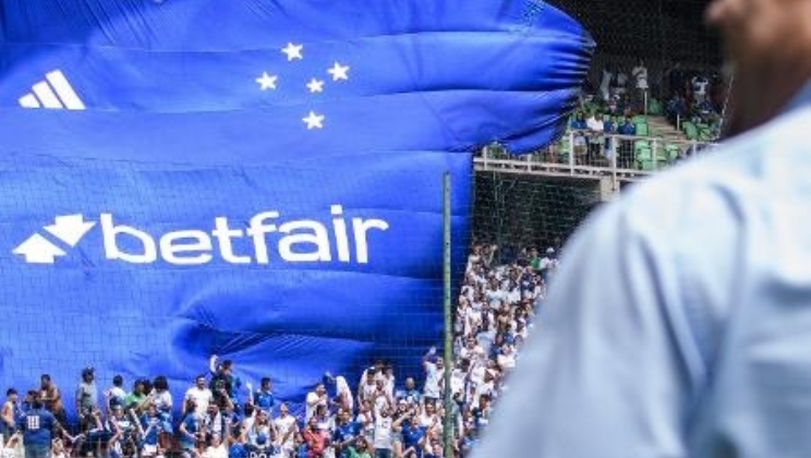 Com Ronaldo em campo, Cruzeiro anuncia a Betfair como nova patrocinadora master