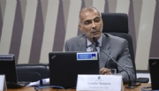 Romario asks to be the rapporteur of sports betting bill at Sports Commission