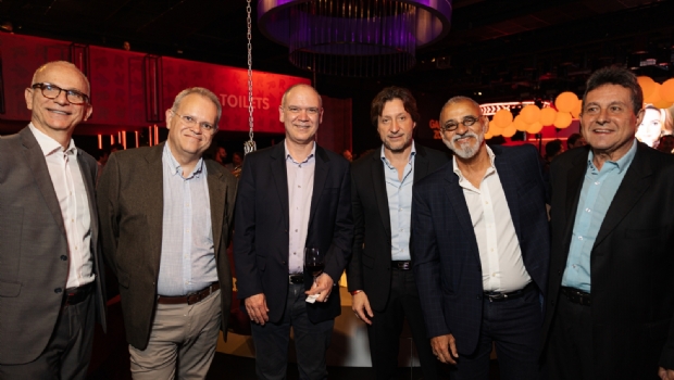 CMSL lança oficialmente nova Raspadinha® em festa triunfal com show, sorteio e DJ ao vivo