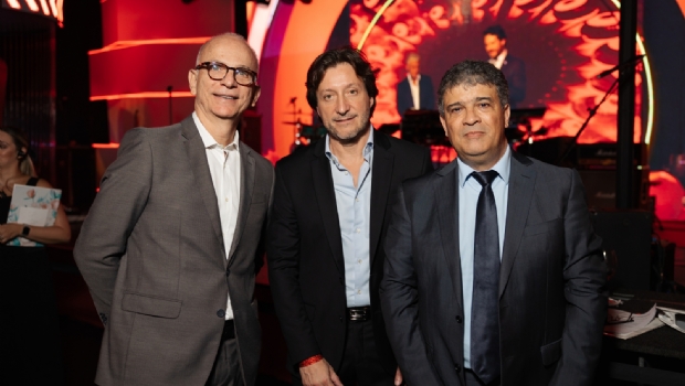 CMSL lança oficialmente nova Raspadinha® em festa triunfal com show, sorteio e DJ ao vivo