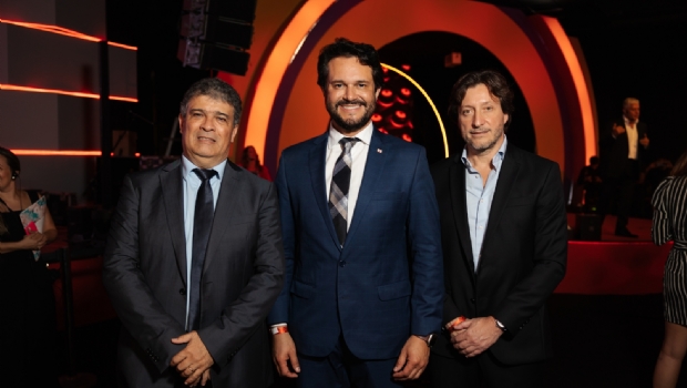 CMSL lança oficialmente nova Raspadinha® em festa triunfal com show, sorteio e DJ ao vivo