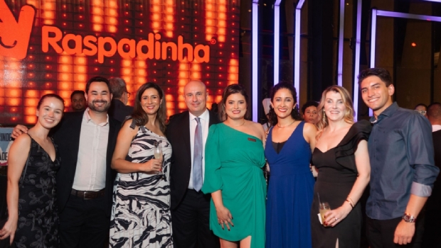 CMSL lança oficialmente nova Raspadinha® em festa triunfal com show, sorteio e DJ ao vivo