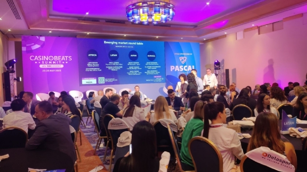 Thomas Carvalhaes do Vai de Bob comanda mesa mais concorrida do CasinoBeats e fala do Brasil