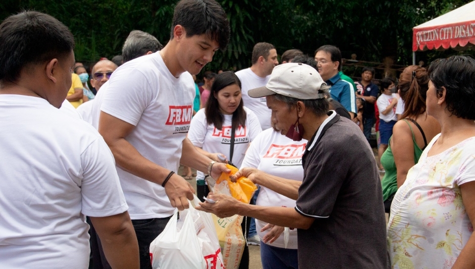 FBM® Foundation helps 350 families in Quezon City in the Philippines