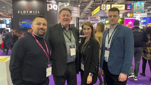 Galeria de Fotos: Os melhores momentos do dia 2 da ICE London 2024 em imagens