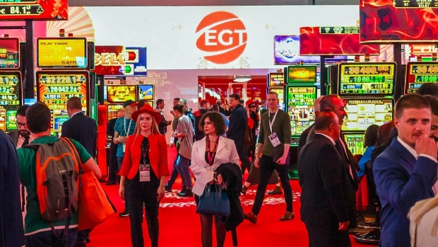 Galeria de Fotos: Os melhores momentos do dia 2 da ICE London 2024 em imagens