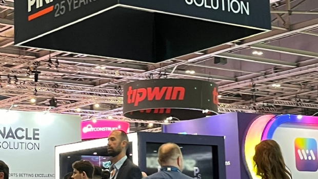 Galeria de Fotos: Os melhores momentos do dia 2 da ICE London 2024 em imagens