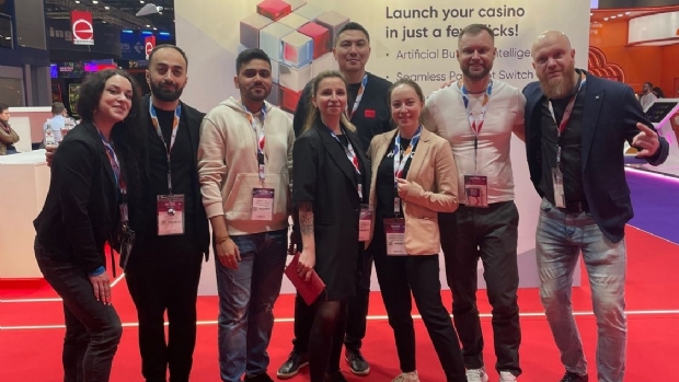 Galeria de Fotos: Os melhores momentos do dia 3 da ICE London 2024 em imagens