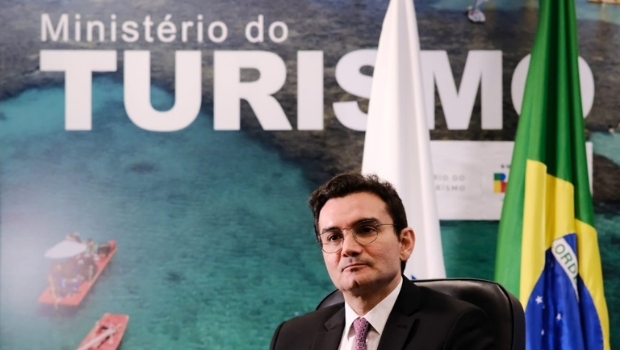 Ministro do Turismo pede a senadores que aprovem a liberação de cassinos, bingos e jogo do bicho
