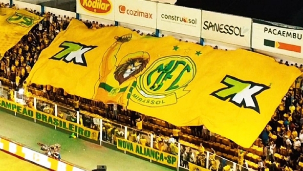 With a giant flag and tattoos, 7k held activations for Mirassol's centenary