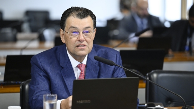 Eduardo Braga: “Não faz sentido tributar quem é legal sem fechar a porta da ilegalidade nas bets”