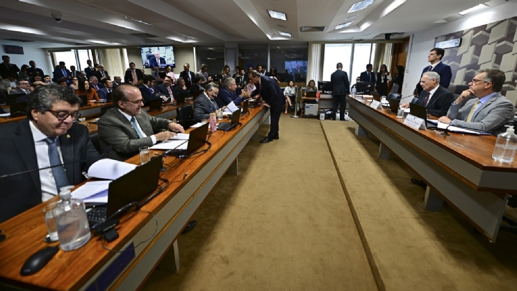 CAE do Senado adia votação do projeto que aumenta tributação das bets para 24%