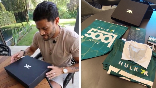 Embaixador da 7K, Hulk chega à marca de 500 gols na carreira e recebe homenagem da bet