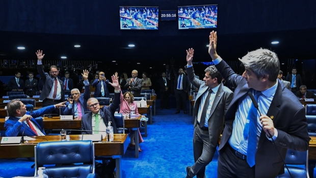 Em outro duro golpe ao setor de jogos, Senado aprova projeto Antifação que cria novo imposto às bets