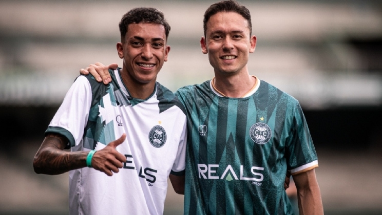 Com participação de ídolos do Coritiba, Reals promove partida no Couto Pereira para sócios