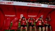 Superbet coloca torcedores em campo na final dos Campeonatos Gaúcho e Carioca