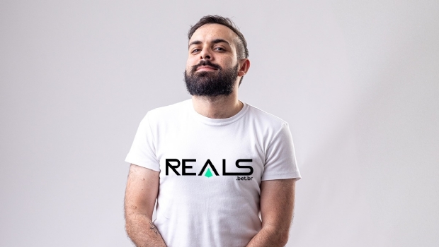 Reals fecha parceria com o humorista e influencer pernambucano Ítalo Sena