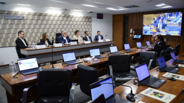 Especialistas defendem regulação e não proibição no debate sobre publicidade das bets no Senado