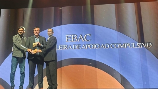 EBAC fatura prêmio de ‘Melhor Iniciativa de Jogo Responsável’ no BiS Awards 2025