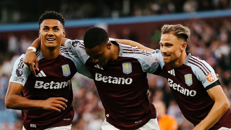 Betano promove ativação do Aston Villa no Shopping Nova América no Rio de Janeiro