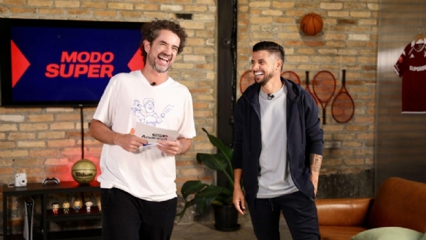 Cicinho declares his love for São Paulo in a videocast produced in partnership with Superbet