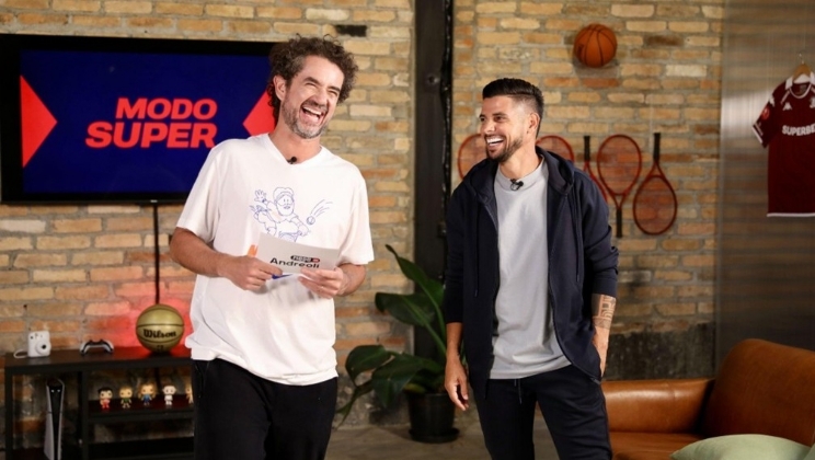 Cicinho declara seu amor pelo São Paulo em videocast realizado em parceria com a Superbet