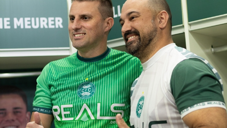 Reals leva torcedores para jogar no Couto Pereira ao lado dos ídolos Henrique e Keirrison