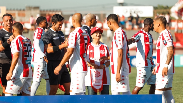 Superbet homenageia bisavós torcedores em confronto histórico entre Bangu e América-RJ