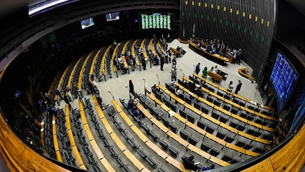 Congresso Nacional instala na terça (15) comissão que discutirá aumento do imposto das bets e do IOF