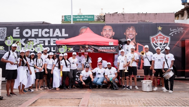 Patrocinadora máster do Vitória, 7K promove mutirão e retira 500 kg de lixo de praia em Salvador