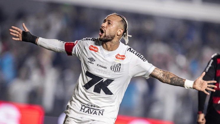 7k promove ativação e produz milhares de bandeirinhas para jogo entre Santos x Flamengo