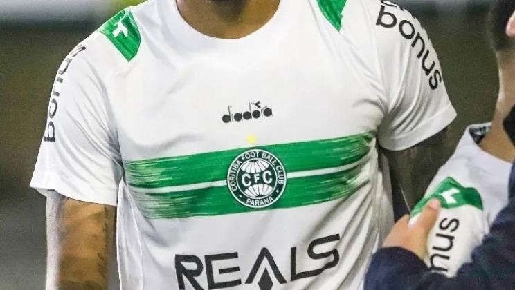 Reals Bet promove ação em homenagem aos campeões brasileiros de 1985 com o Coritiba