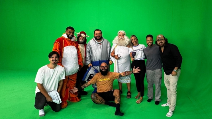 Betsul transforma Davi Brito em 'Tigrinho' e humoristas em personagens de jogos de cassino online