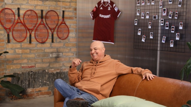Com apoio da Superbet, André Henning analisa crise e reinvenção do jornalismo esportivo no Brasil