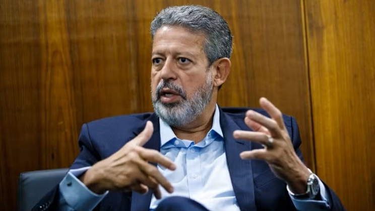 Arthur Lira admite que 50% das bets são ilegais no Brasil, mas propõe aumentar o tributo para 15%
