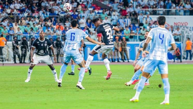 Superbet vê equilíbrio na Série B entre Coritiba e Goiás como favoritos ao título e acesso à elite