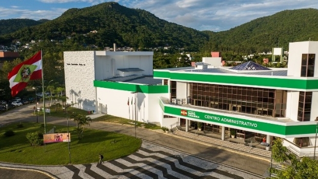 Santa Catarina government enacts law banning gambling in public agencies